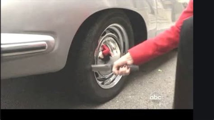 Can you pop a tire with a knife?