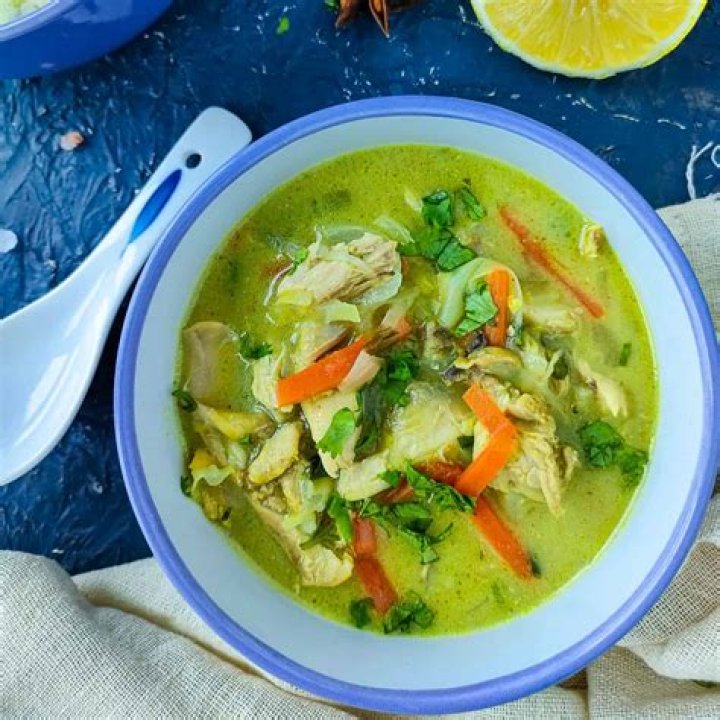 Can you put raw chicken in chicken soup?