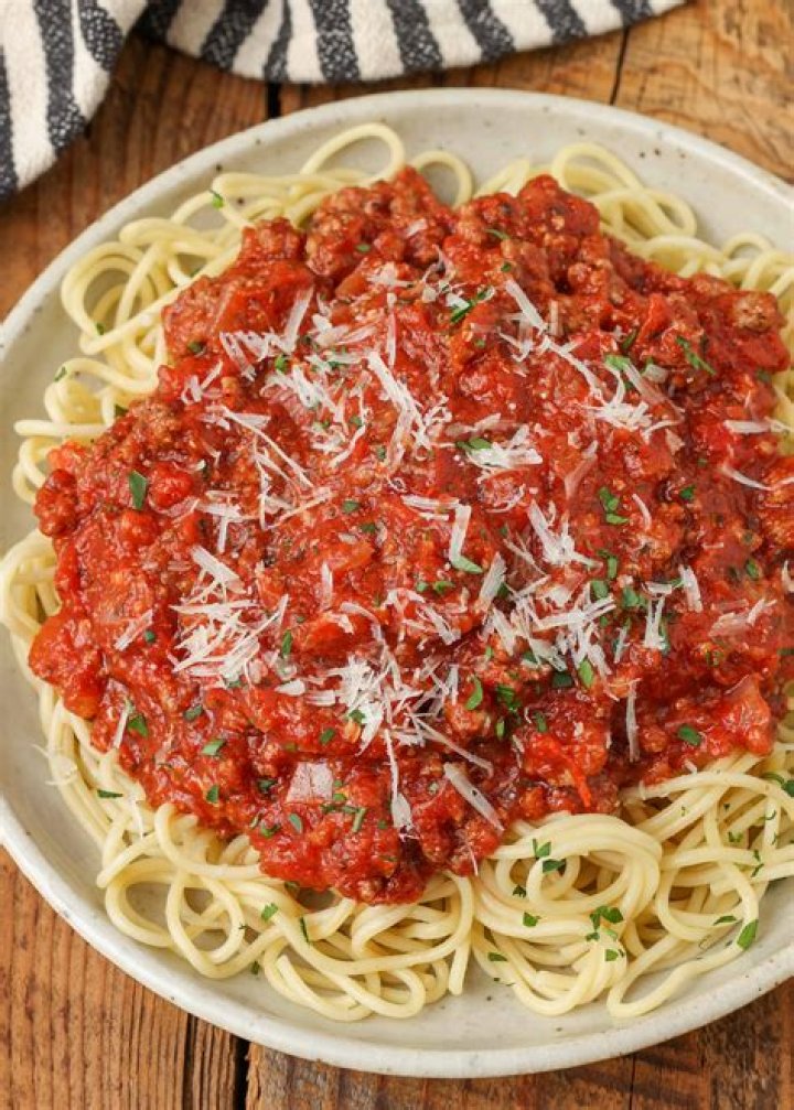 Can you put sugar in spaghetti sauce?
