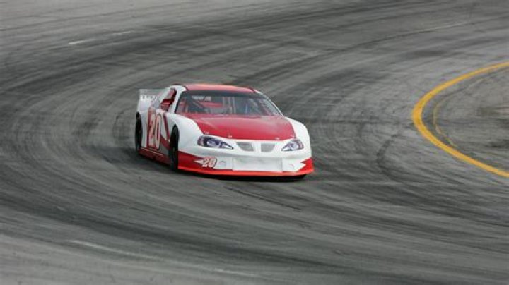 Do Nascar cars have reverse gear?