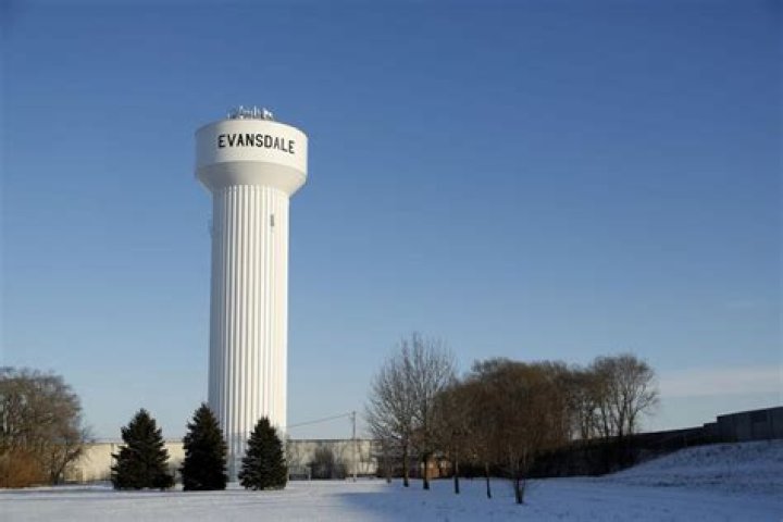 Do water towers freeze in the winter