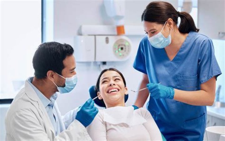 Do you see a doctor or dentist for mouth sores?