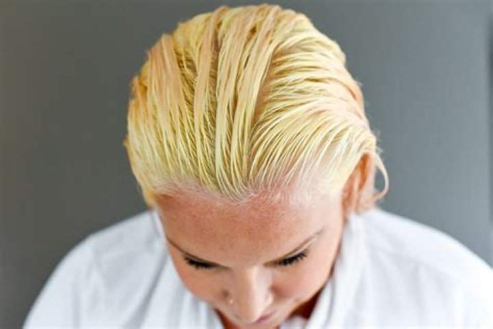Does bleached hair grow back?