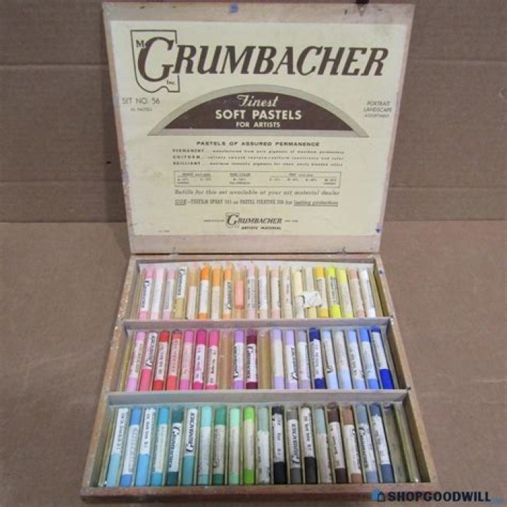 Does grumbacher still make pastels?