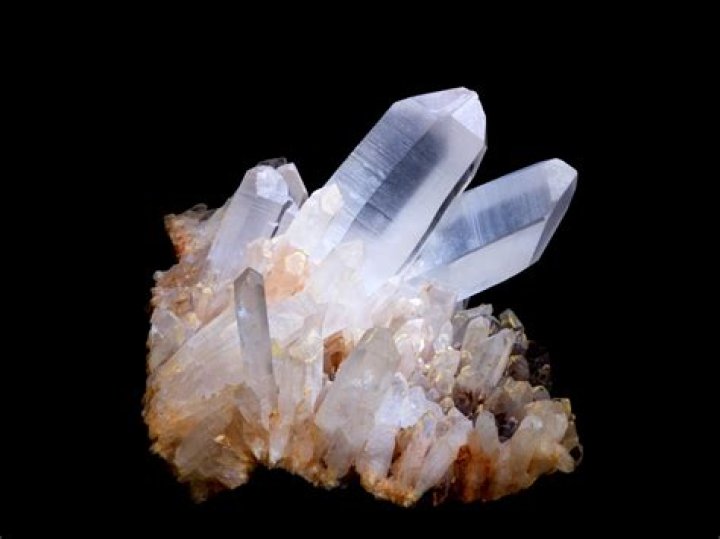 Does quartz burn or stain?