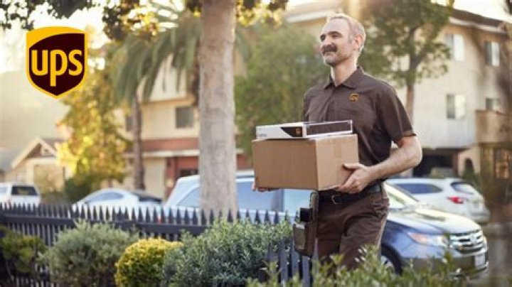 Does UPS deliver to Dubai?