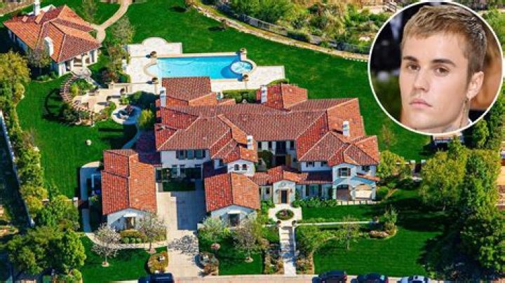 How big is Justin Bieber's house?