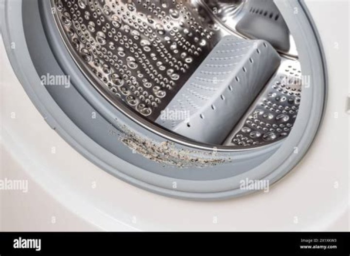 How do you clean a dirty washing machine drum