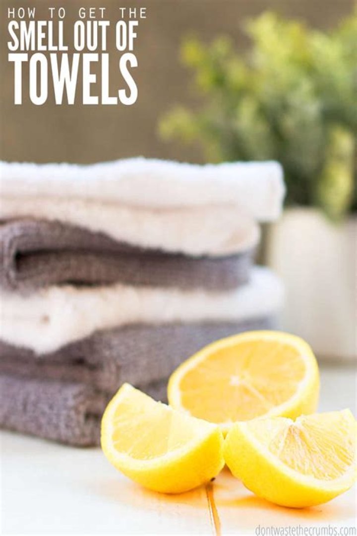 How do you get the smell out of bath towels?