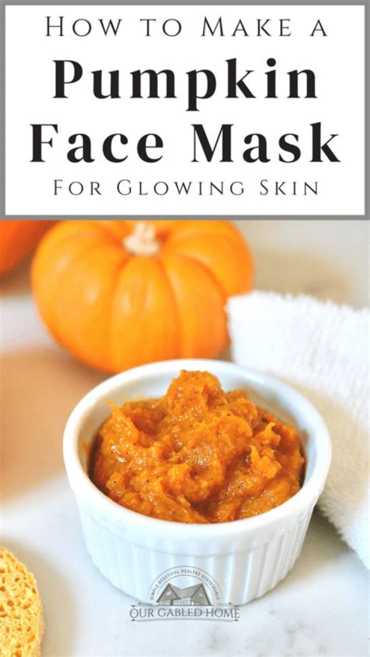 How do you make a pumpkin face mask?
