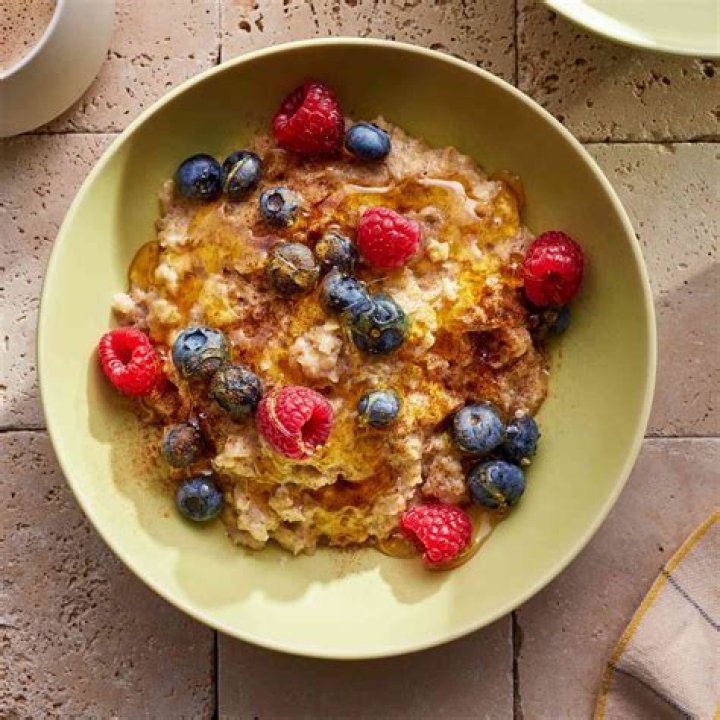 How do you make white oats for breakfast?