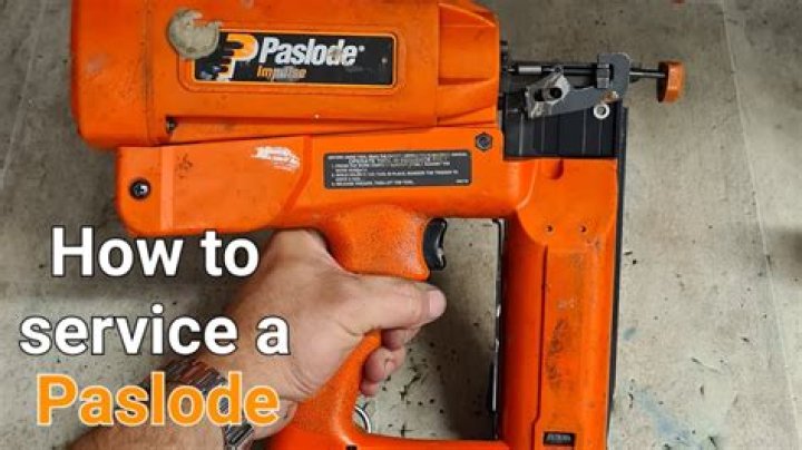 How do you put gas in a paslode?