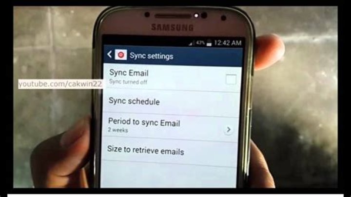 How do you sync email on Galaxy s4?