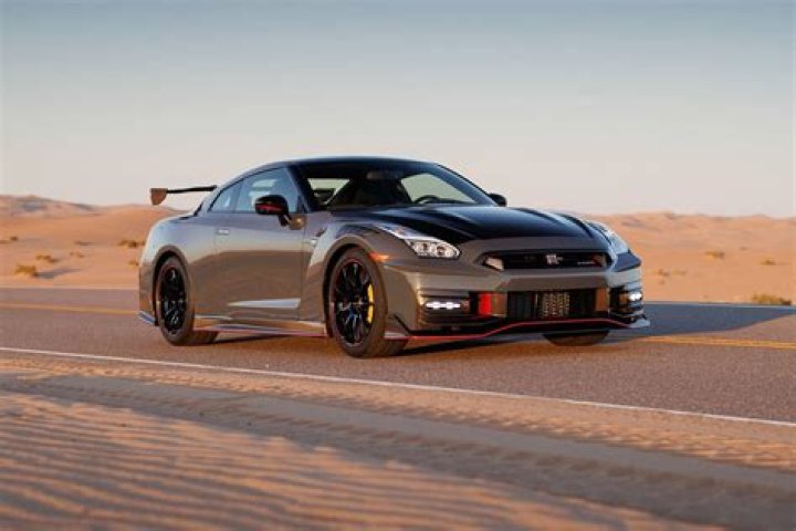How fast is a Nissan GTR 0 to 100?