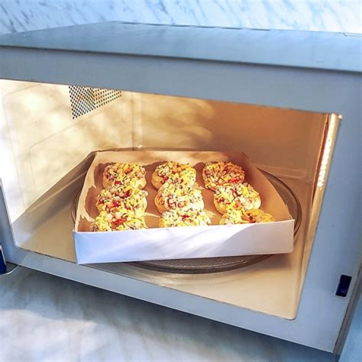 How long do you put Bagel Bites in the microwave?
