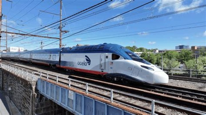 How many Amtrak trains have crashed?