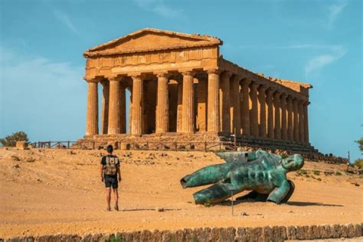 How many temples are in Agrigento?