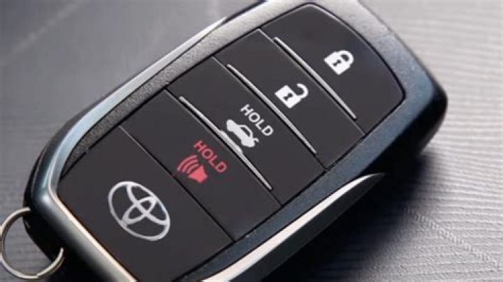 How much does it cost to duplicate a Toyota key?