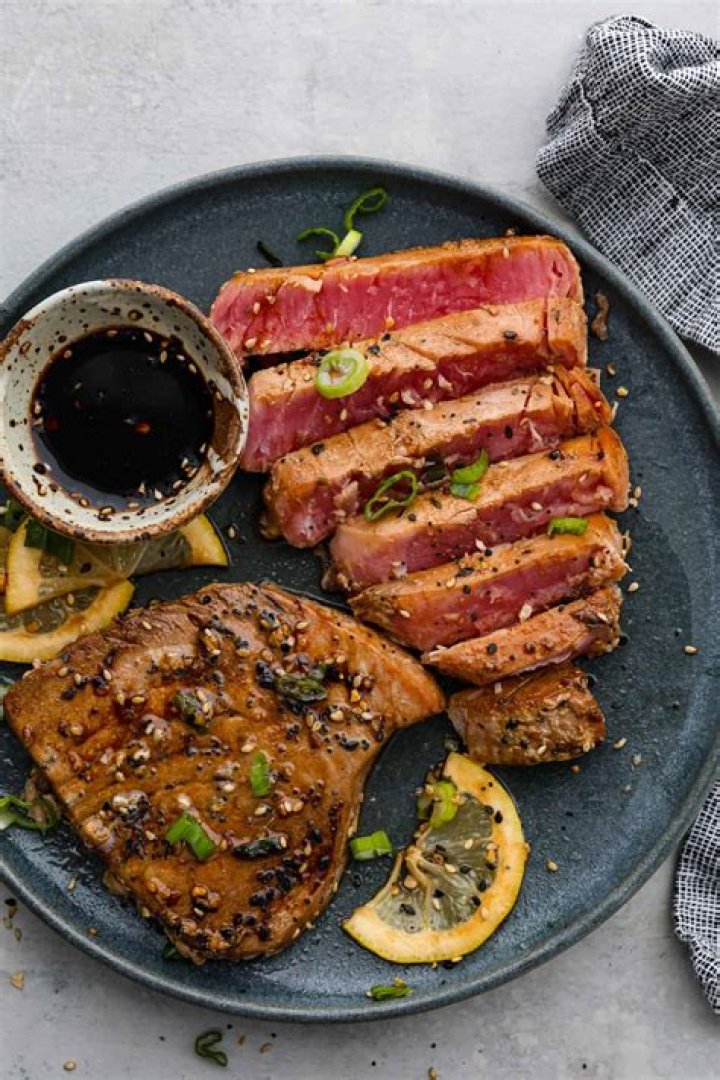 How much iron is in a tuna steak?