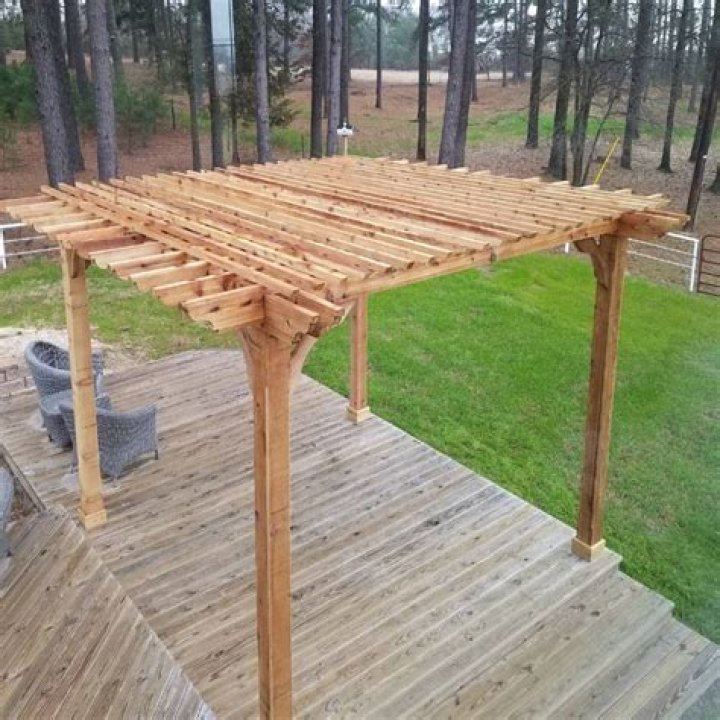 How much is it to build a pergola