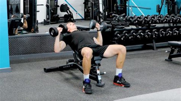 How much weight should I dumbbell bench press?