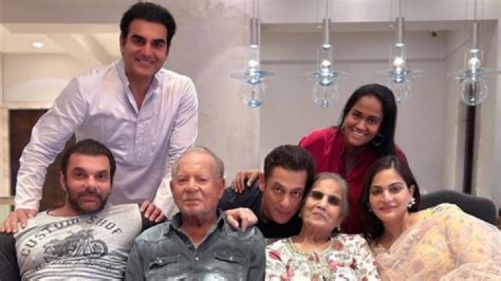 Is Salman Khan is elder than arbaaz?