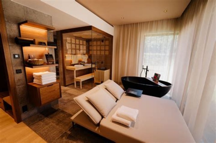 Is the H in hotel silent?