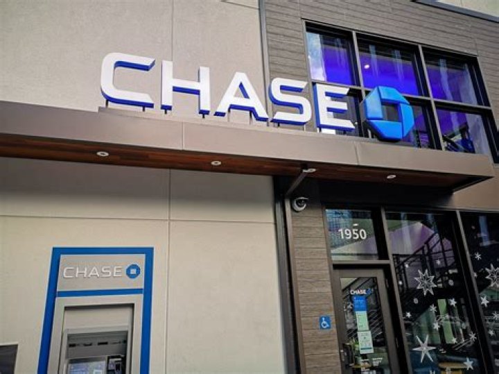 Is there a Chase bank in Nassau Bahamas?