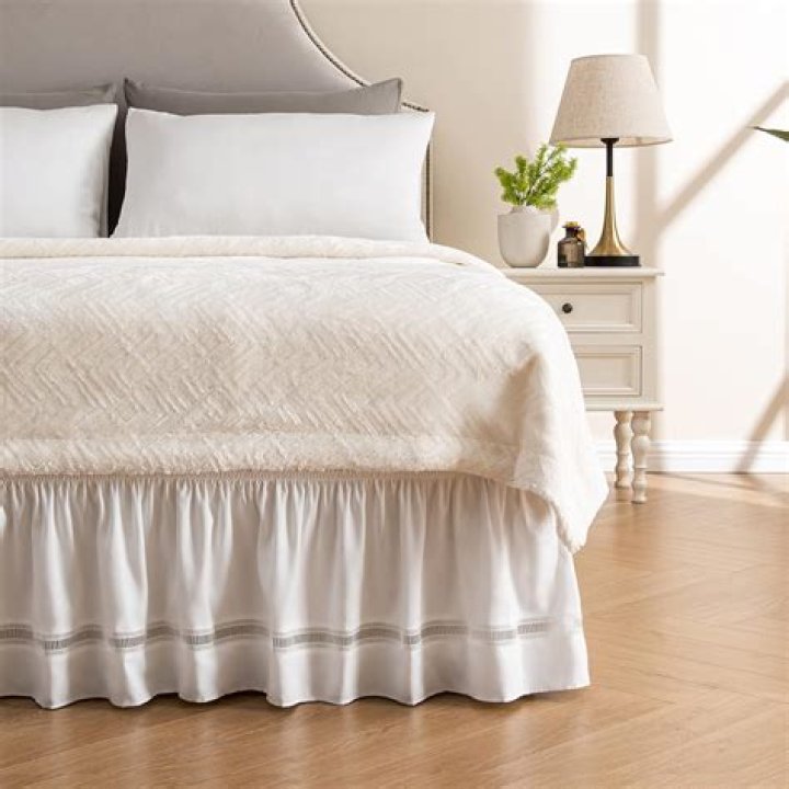 Should bedskirt match comforter? | ContextResponse.com