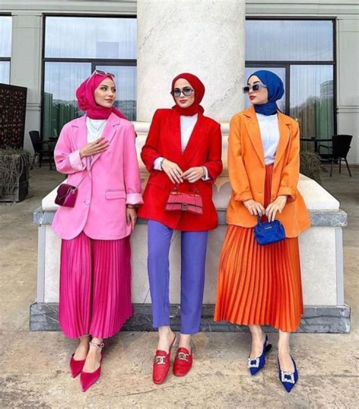 What do Hijabis wear during the summer?