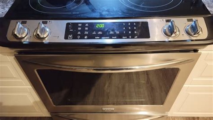 What does f11 mean on my Frigidaire oven