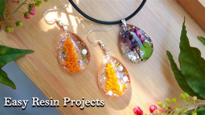 What does Resin mean in jewelry
