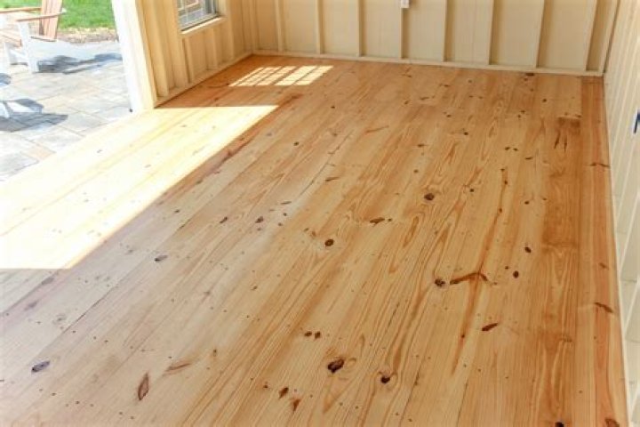 What flooring looks good with pine walls