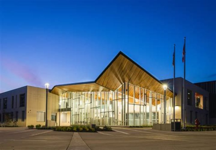 What is the biggest high school in Vancouver?