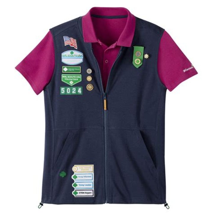 What is the official Girl Scout uniform?