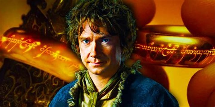 What is Thorin's gift to Bilbo in Chapter 13?