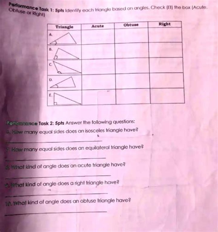 What kind of angle does an obtuse triangle have