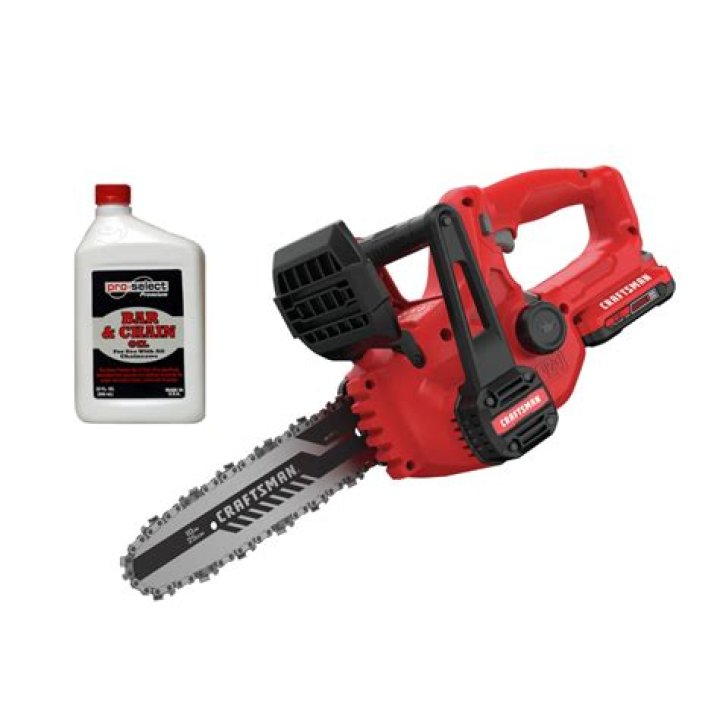 What kind of gas does a chainsaw use
