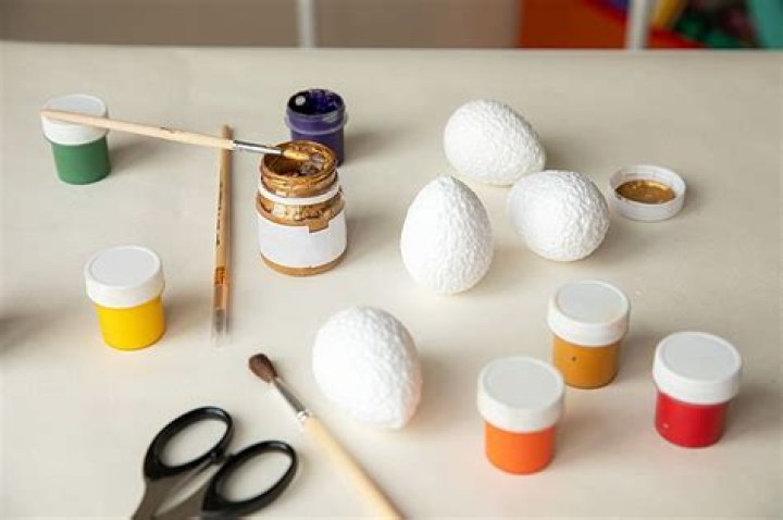 What paint can you use on polystyrene?