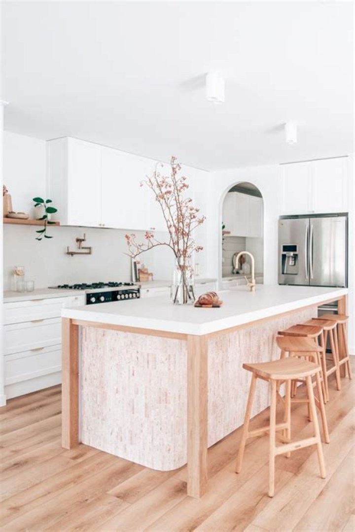 Where is pink marble found