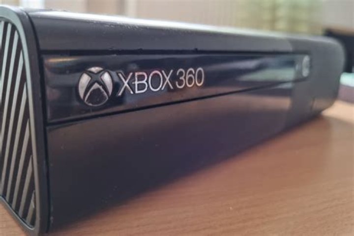 Which Xbox 360 plays Blu Ray?