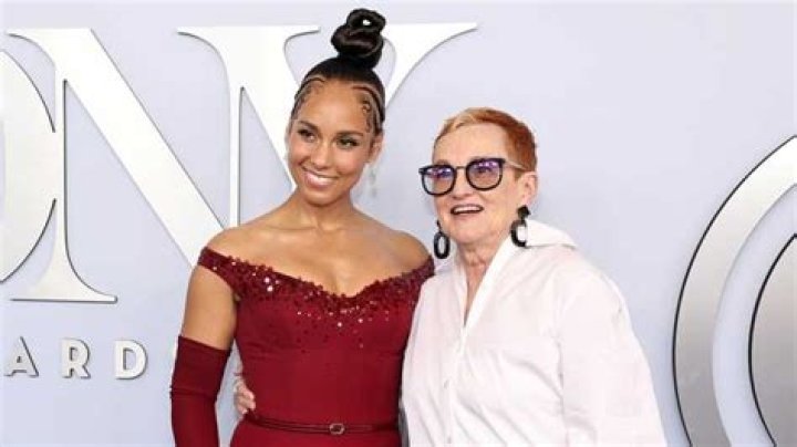 Who are Alicia Keys parents?