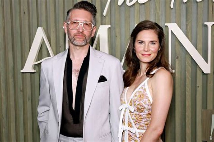 Who is Amanda Brooks husband?