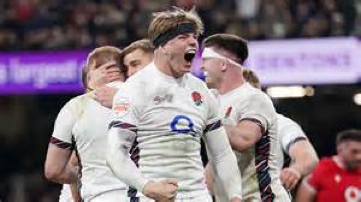 Who is commentating diving?