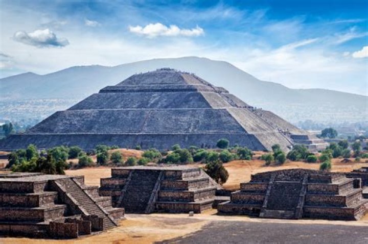 Why did the Aztecs worship the sun?